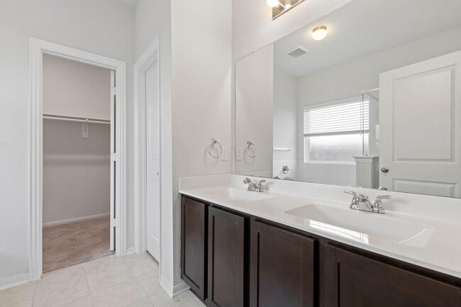 Building Photo - 5319 Rivers Edge Dr