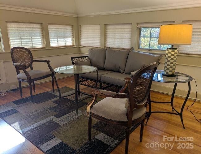 Building Photo - 220 Melrose Cir Unit Apt 2