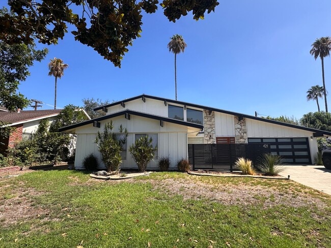 421 Larry Ln