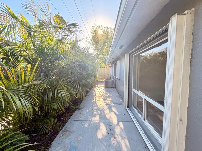 Photo - 620-630 NE 19th Ave