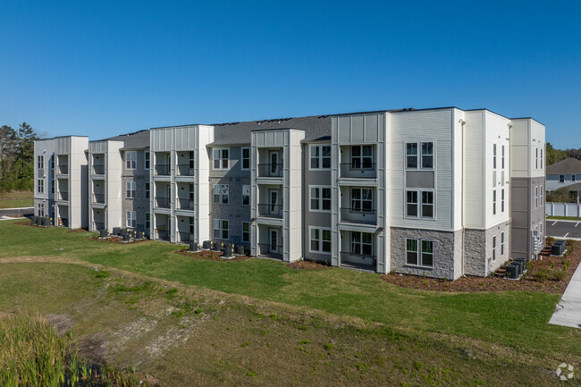 Building Photo - The Pointe at Davis Creek Rental
