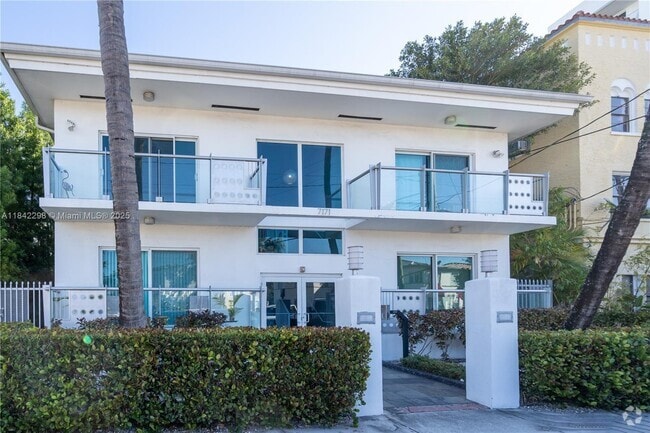 Building Photo - 7171 Bay Dr Unit 6 Rental