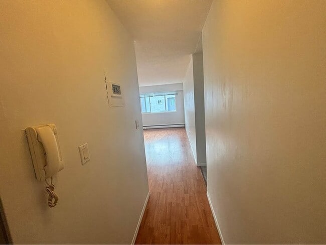 Photo - 639-639 Constance Ave