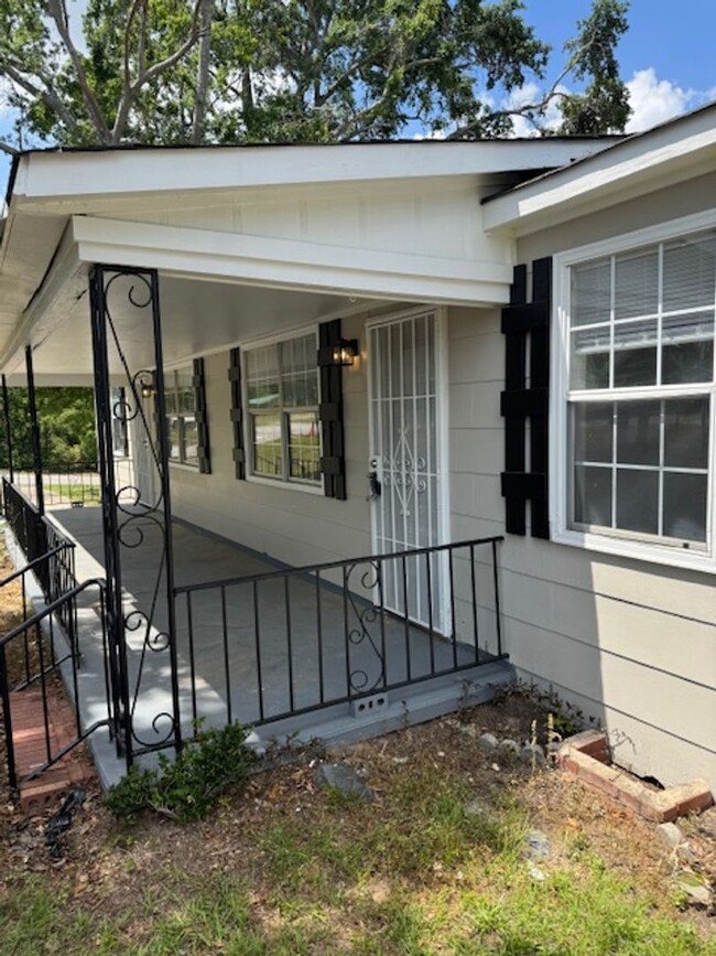 Building Photo - Charming North Augusta Duplex Rental