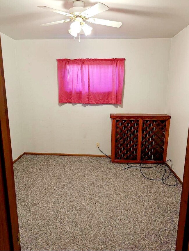 Photo - 718 Hannah St