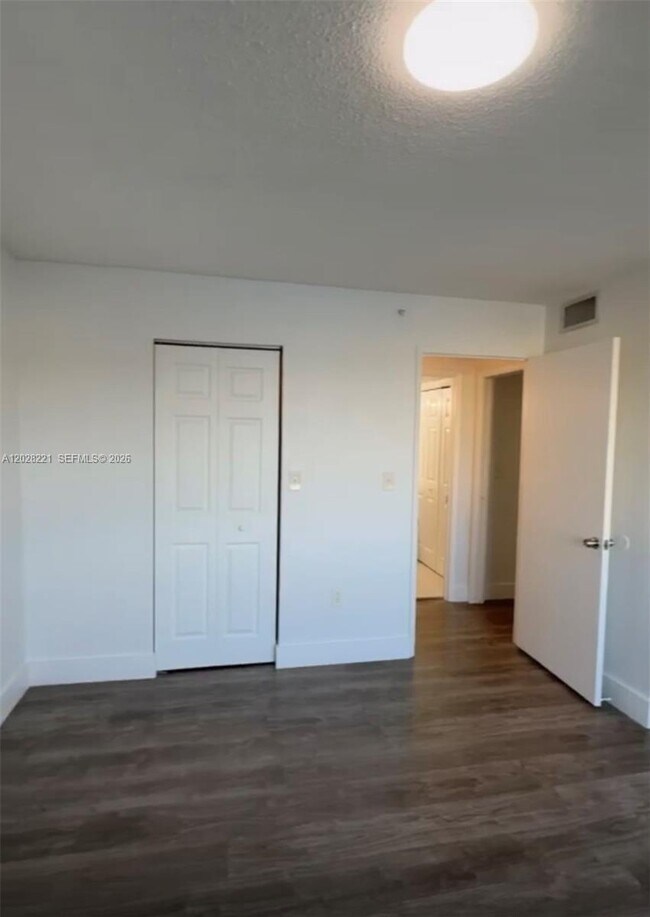 Photo - 4420 NW 107th Ave Unidad 206