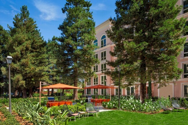 Redwood Place Apartment Homes
