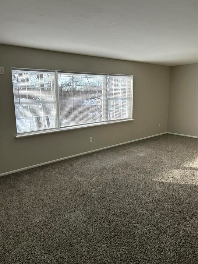 Photo - 228 E Oak Cliff Ct