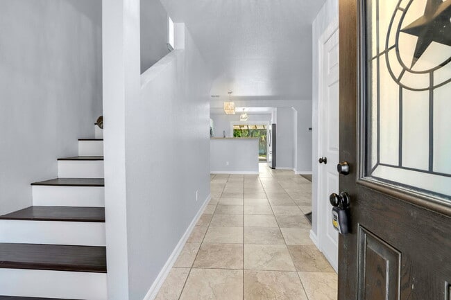 Photo - 7831 Saddle Run