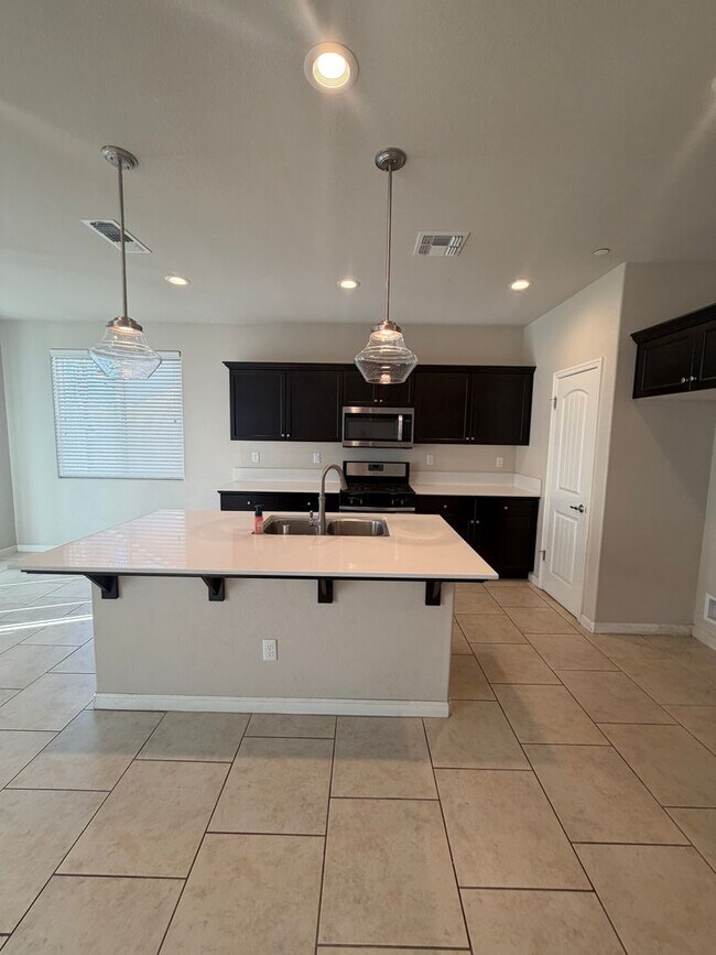 Photo - Nice home for rent in gated community in Tulare!