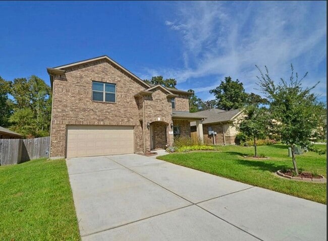 Photo - 967 Doire Dr