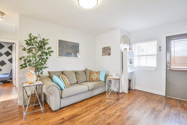 Photo - 571 Formwalt St SW Unit 10