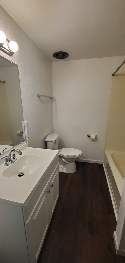 Photo - 403 Locust Ave Unit Apartment 4