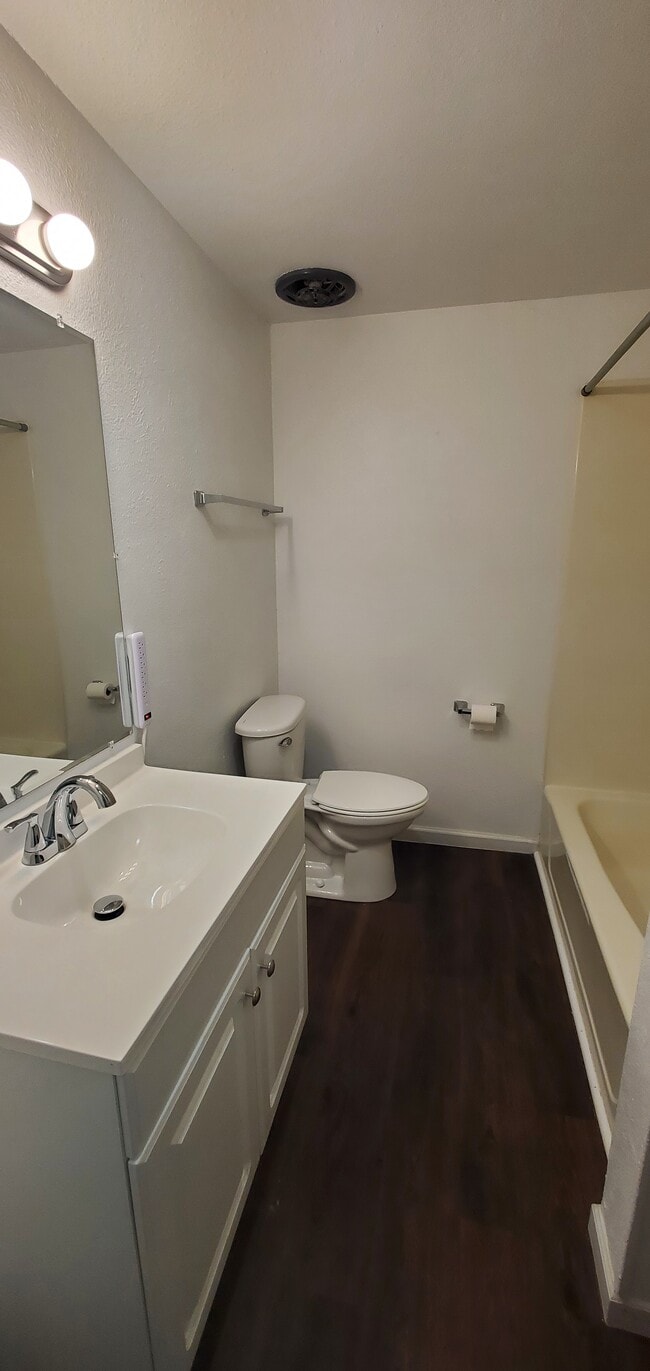 Photo - 403 Locust Ave Unit Apartment 4