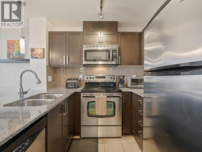 Photo - 605 306 SIXTH STREET Unit 605