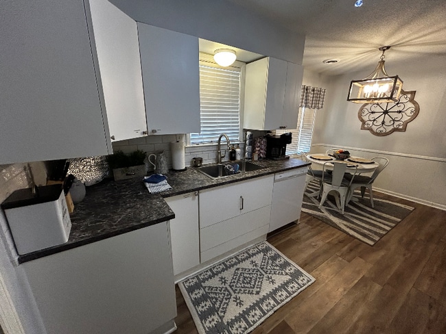 Photo - 2343 Ridgeway Rd