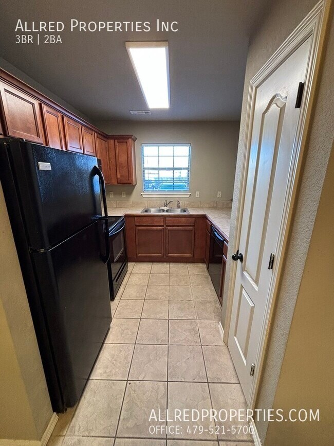 Photo - 1712 N Chestnut Ave