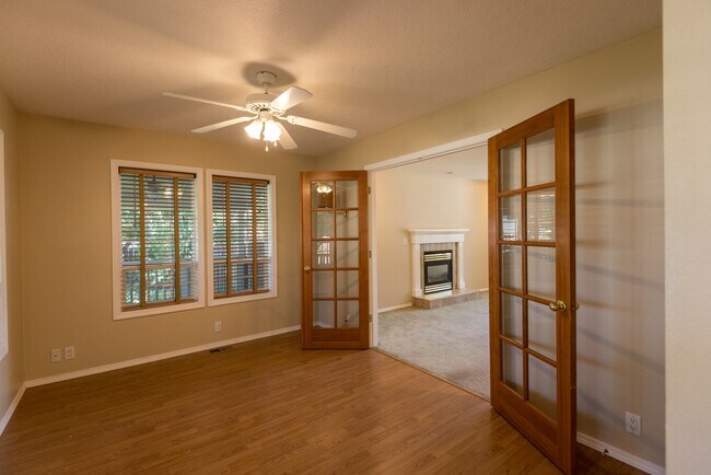 Photo - 2509 Applewood Ave