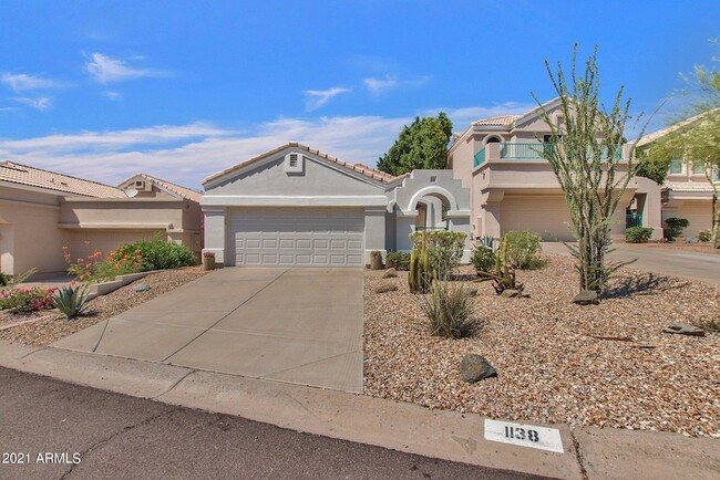 Photo - 1138 E Amberwood Dr House