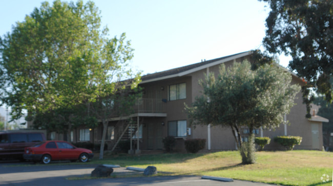 Segovia Apartments - Segovia Apartments