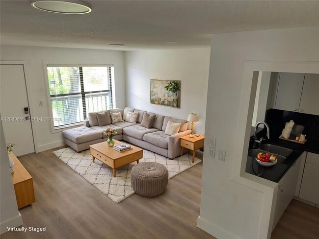 Building Photo - 2735 W 66th St Unit 21-23