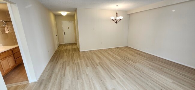 Dining Room - 3705 S George Mason Dr Unit 1518