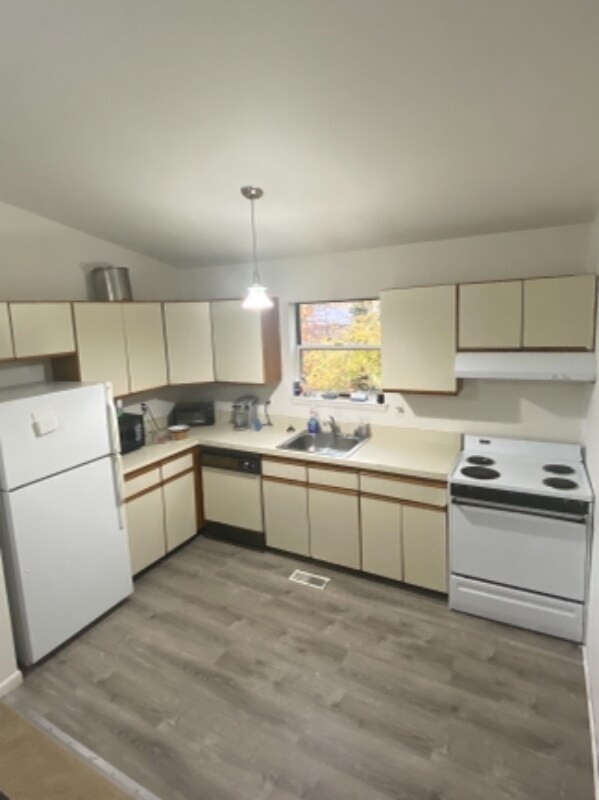 Photo - 1306 Old Pine Ct