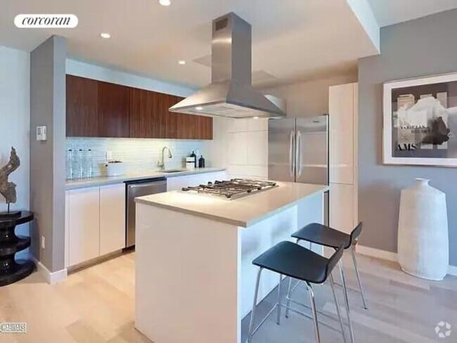 Building Photo - 111 Kent Ave Rental