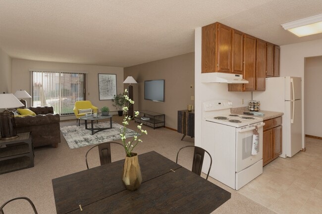 Extra-large 1 & 2 Bedroom Homes - Eagle Ridge Apartments