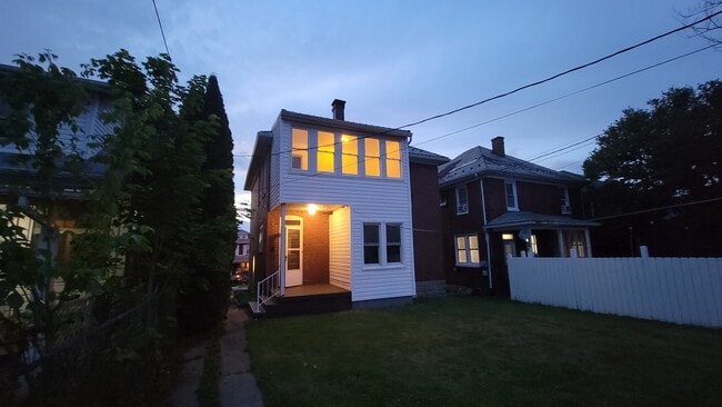 REAR INC SUNROOM - 632 Hill Top Dr