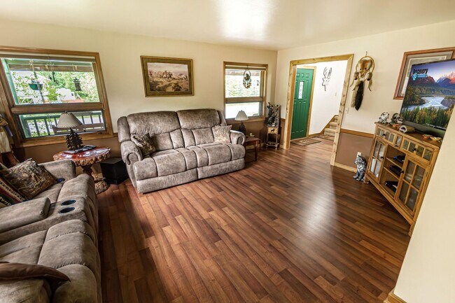 Photo - 11070 Equestrian St