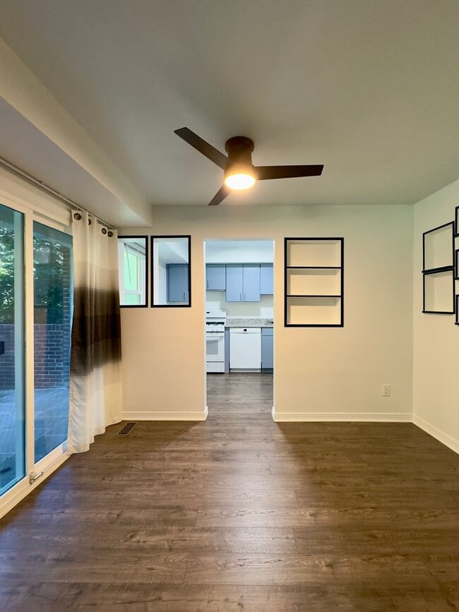 Photo - Charming and Spacious One Bedroom in Homeland Southway!