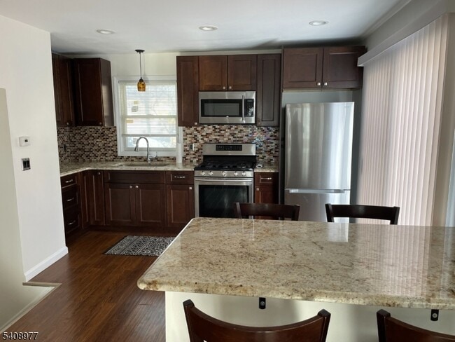 Photo - 411 Lake Shore Dr