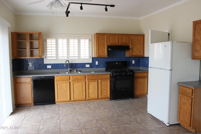 Building Photo - 1364 S Wagon Wheel Ct Rental