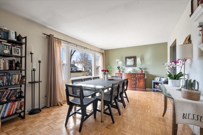 Photo - 517 Longwood Dr