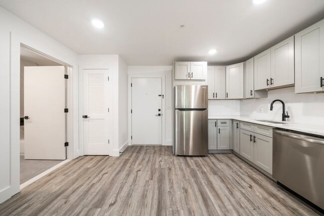242 Spring St Unit 302