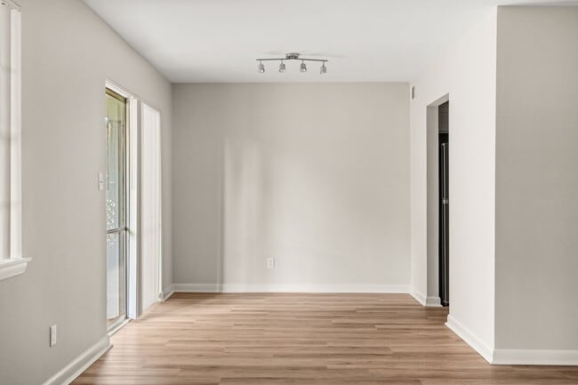 Photo - Breeze Apartments