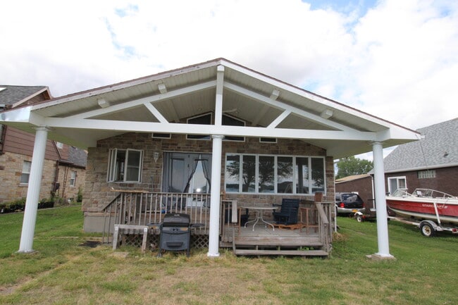 Photo - 2168 River Rd