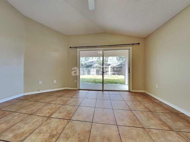 Photo - 4426 Country Hills Blvd