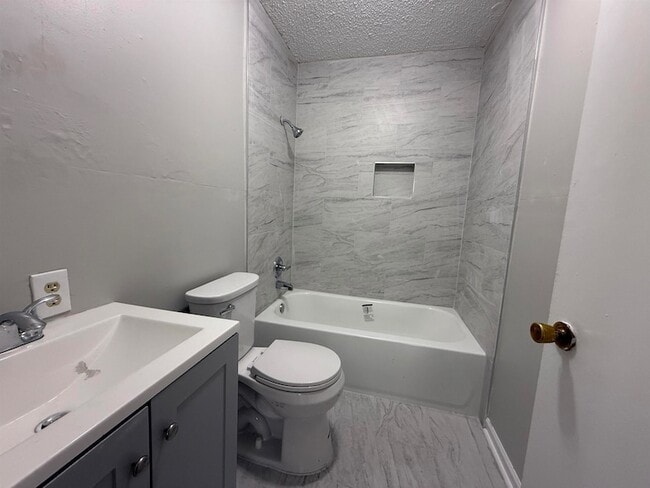 Photo - 119 Jelk St