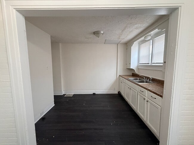 Photo - 3141 N Park Ave