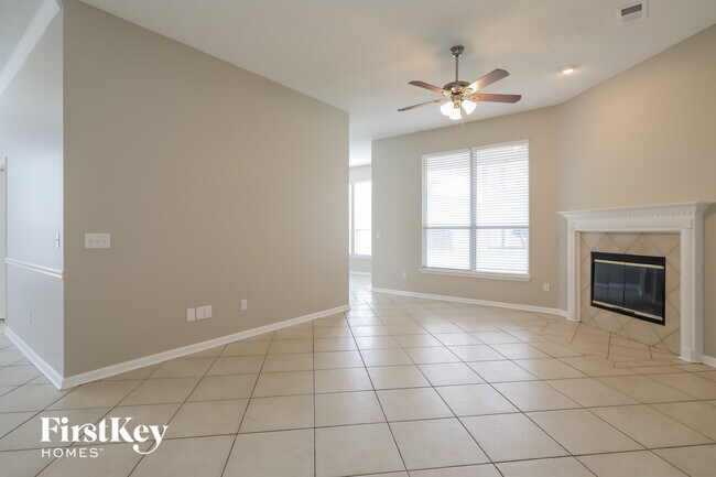 Photo - 5372 Chestnut Lake Dr