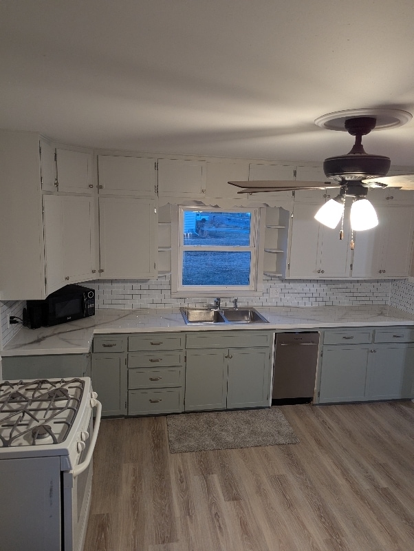 Building Photo - 1300 5th St SE