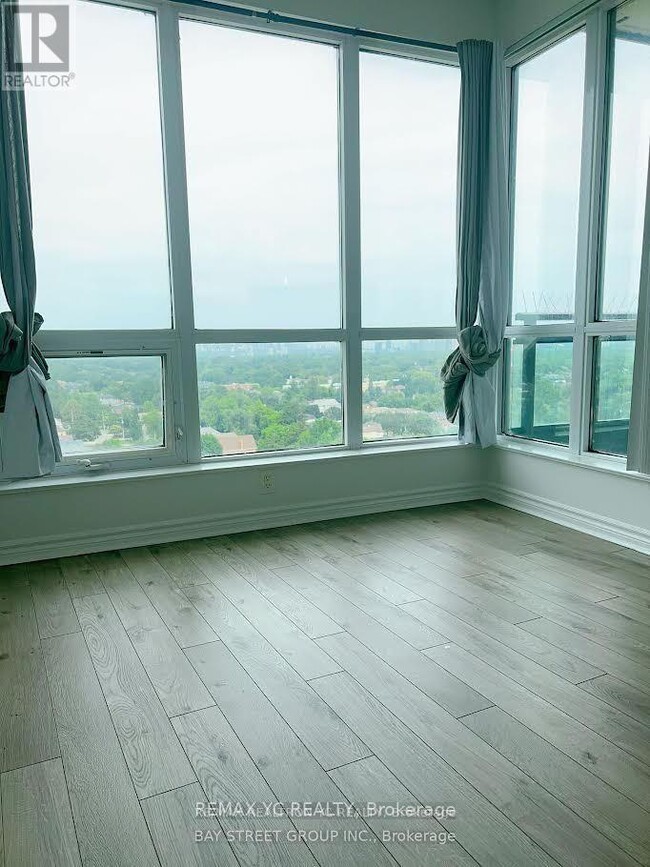 Photo - 18 Holmes Ave Unité 1401