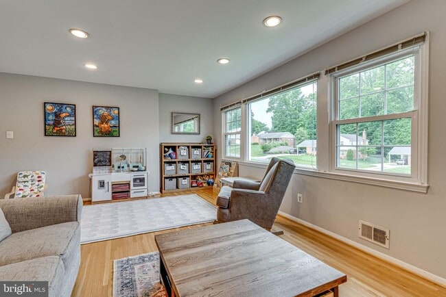 Photo - 8307 Carrleigh Pkwy