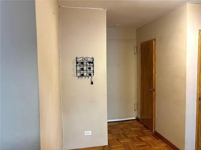 Photo - 2299 E 13th St