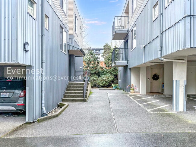 Building Photo - 9520 1st Ave NE Unit APT C301