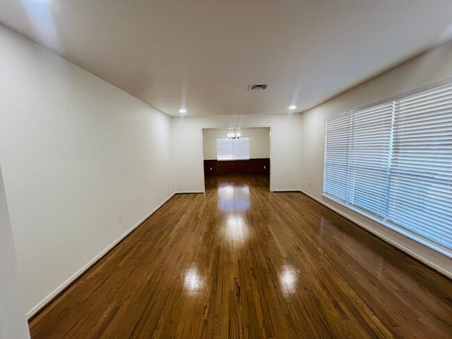 Photo - 5511 Willowbend Blvd