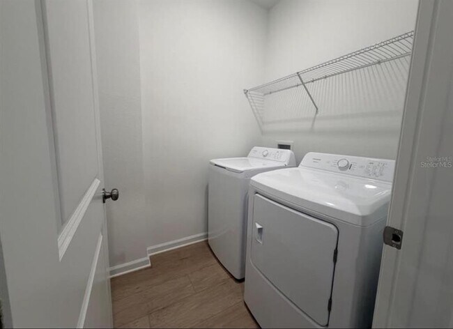 Photo - 1607 Loxley Trl