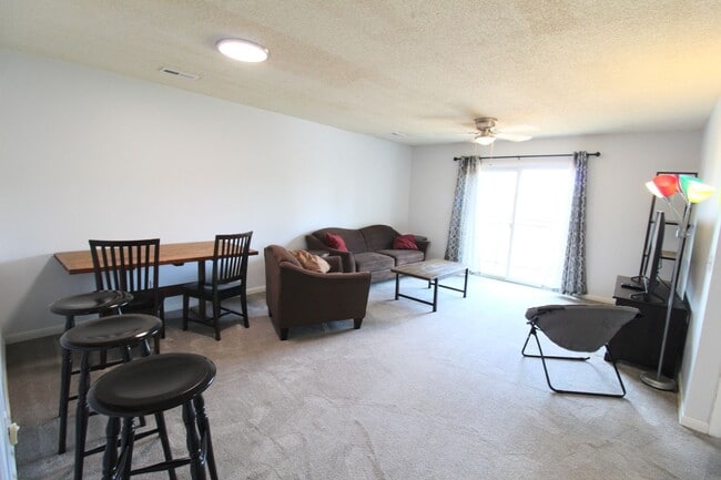 1372I Hunters Rd